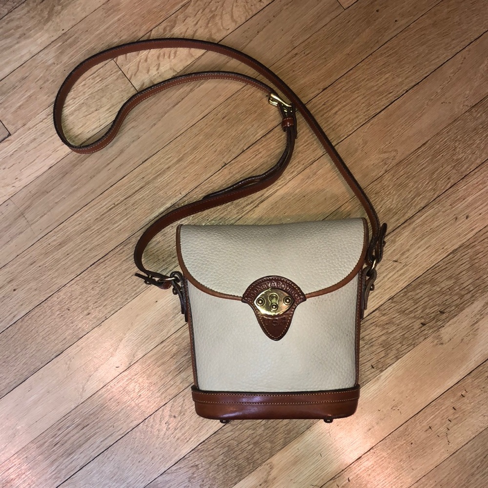 Vintage Dooney & Bourke leather crossbody bag